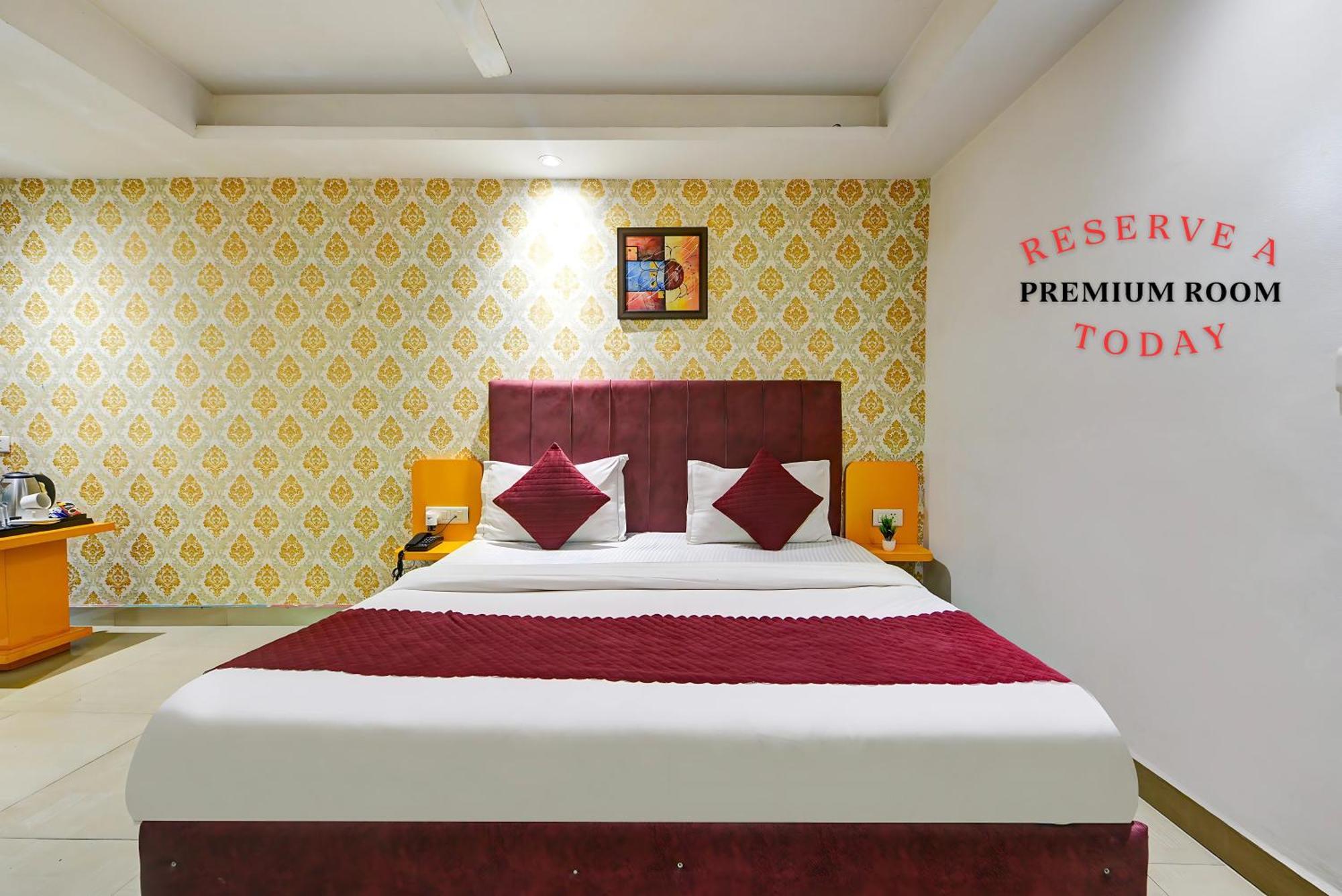 Hotel Platinum With Free Pickup-Delhi Airport Нью-Дели Экстерьер фото